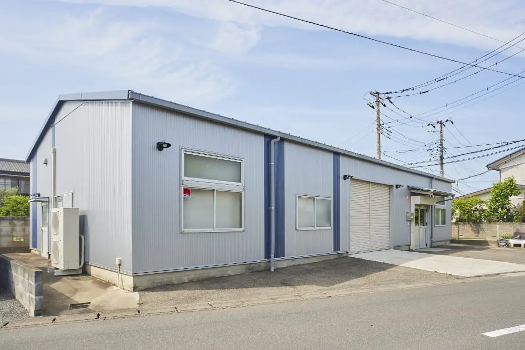 ULSファクトリーの外観