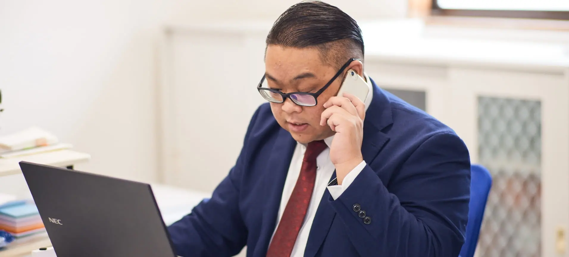 打ち合わせをしている様子