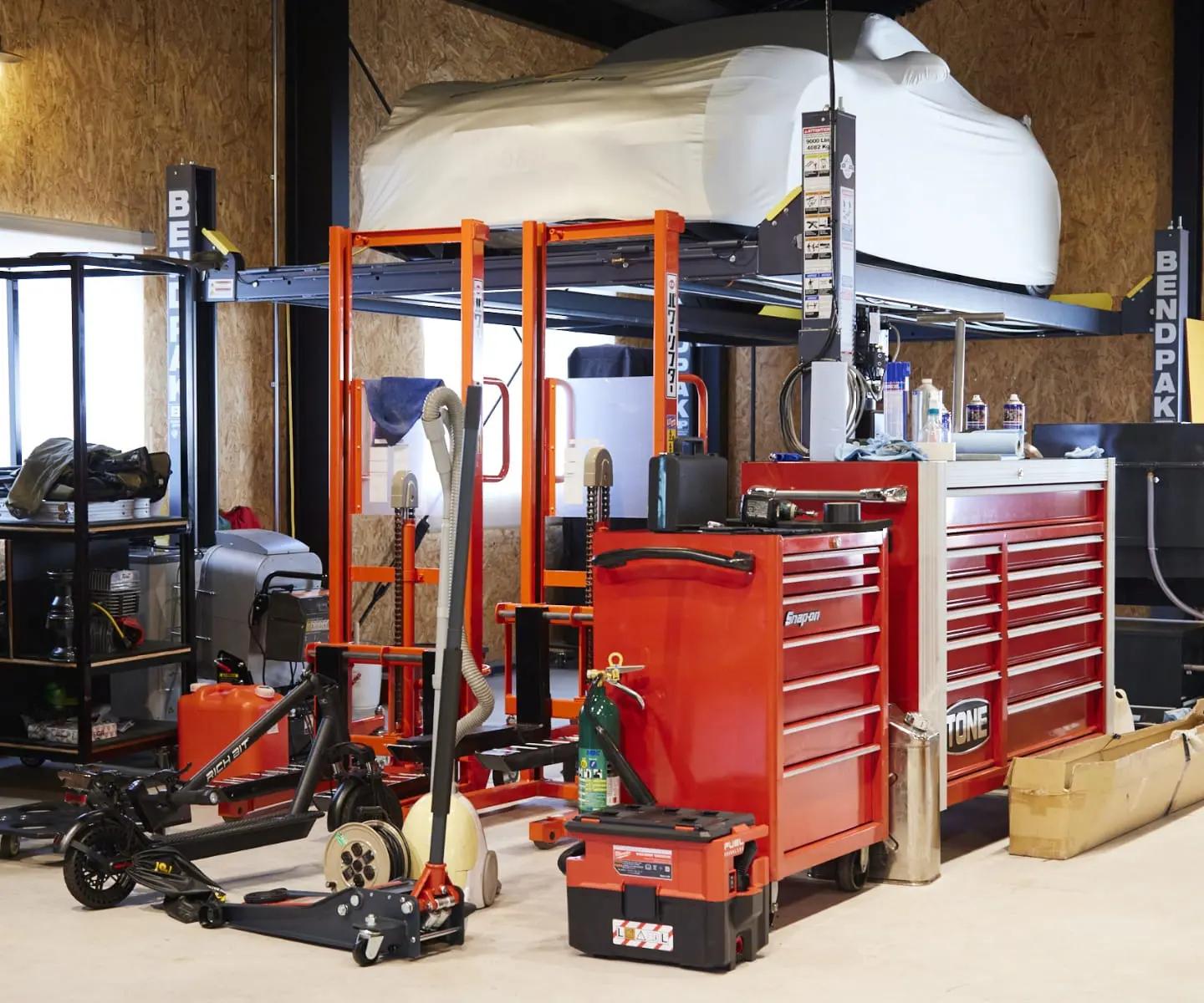 当ファクトリーでは、マシンのメンテナンスや点検、調整などを行う体制を整えております。マシンケアから不具合対応まで、安心してお任せいただける環境を提供しています。